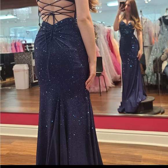 Lavish prom dress - Picture 6 of 6